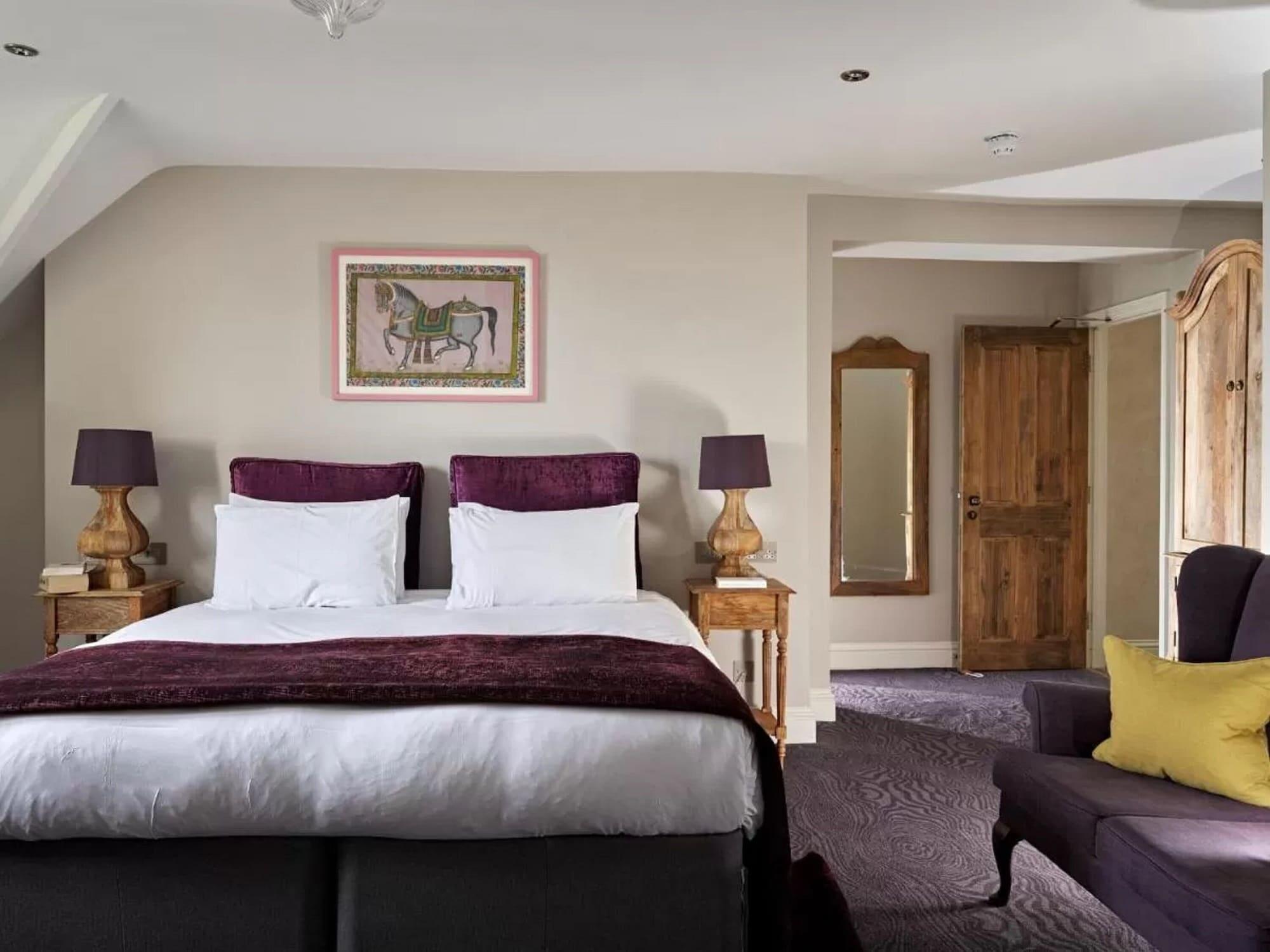 Cotswold Grange Bed & Breakfast Cheltenham Exterior foto A bedroom at The Old parsonage