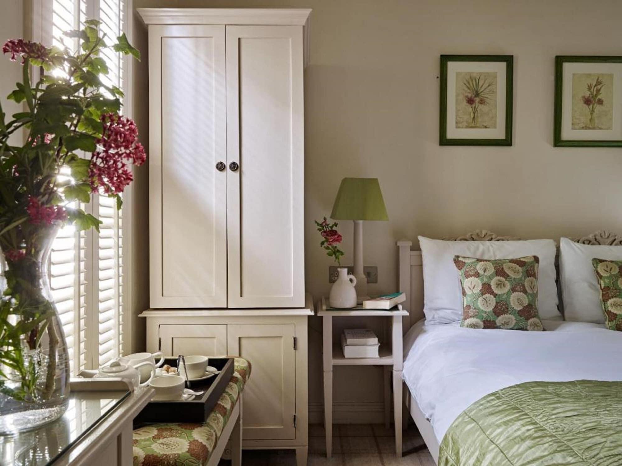 Cotswold Grange Bed & Breakfast Cheltenham Exterior foto A bedroom