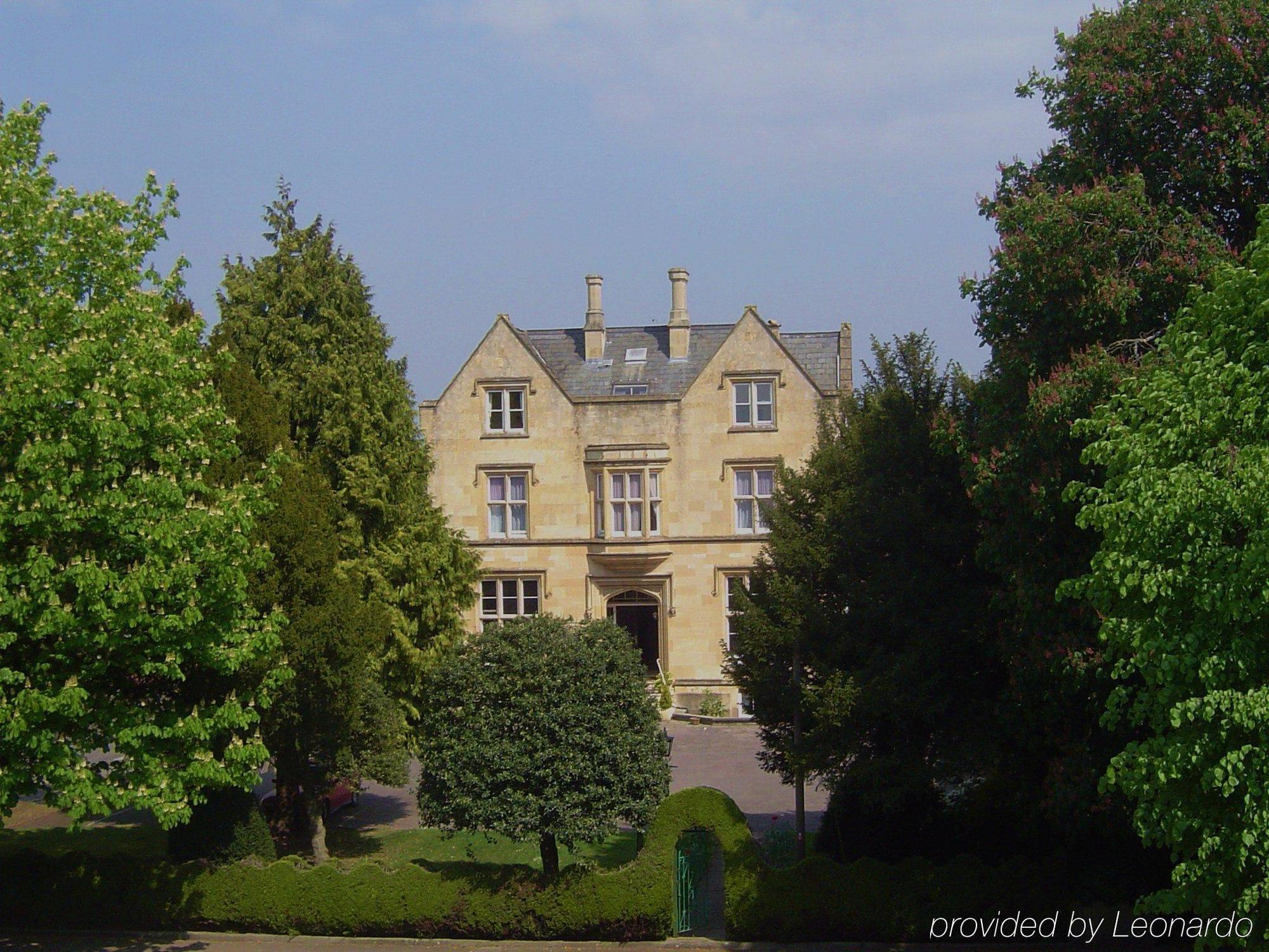 Cotswold Grange Bed & Breakfast Cheltenham Exterior foto The former school buildings