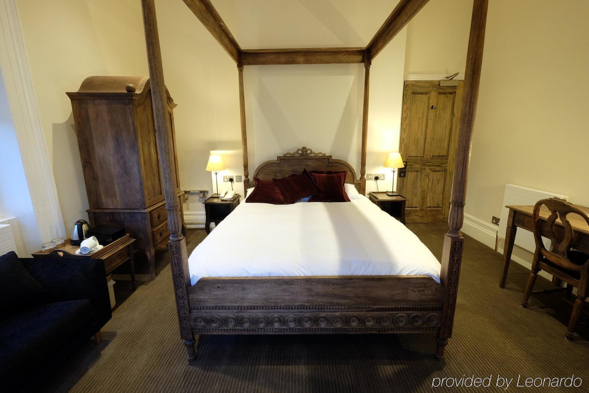 Cotswold Grange Bed & Breakfast Cheltenham Exterior foto A room at the hotel