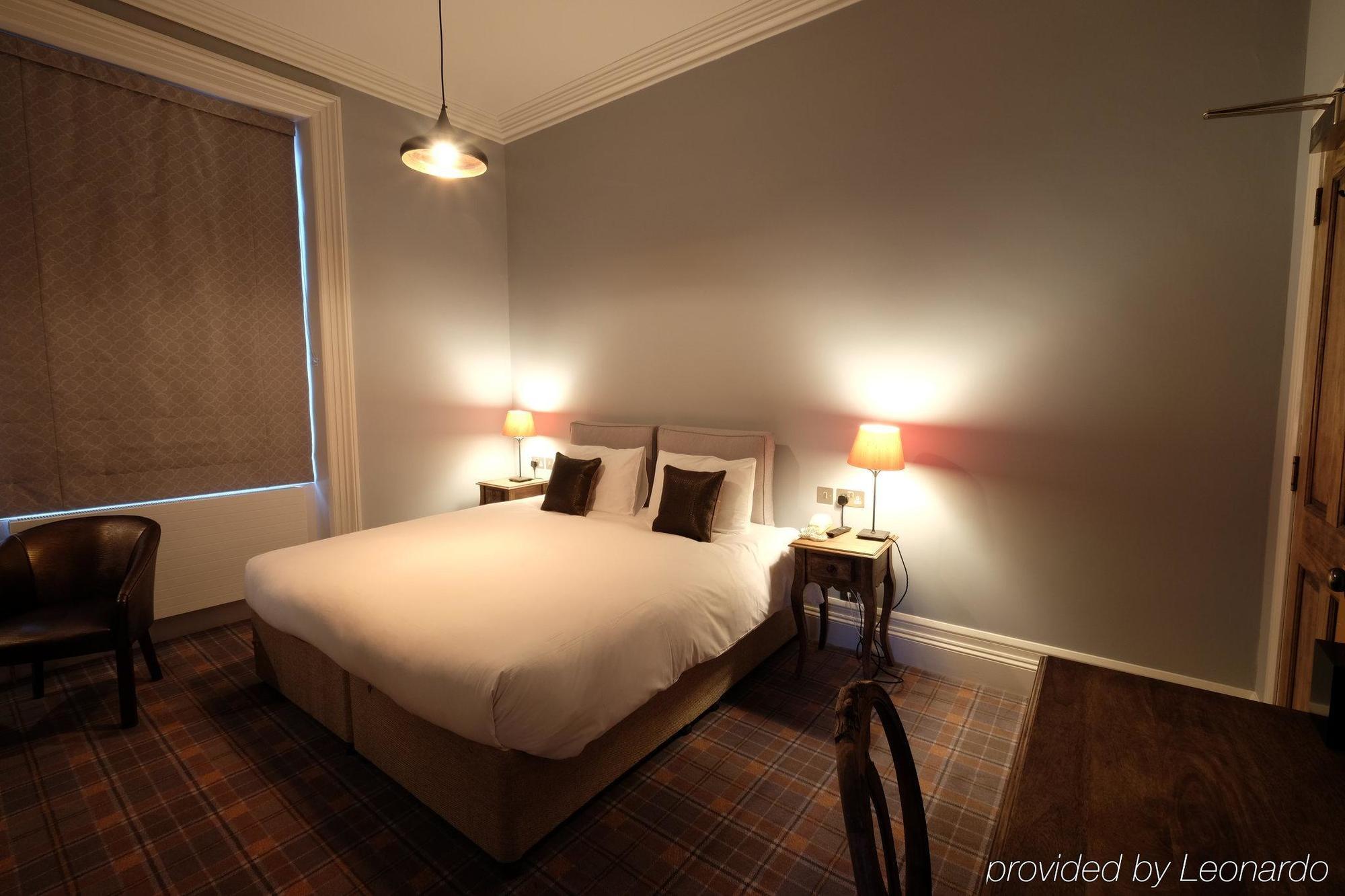 Cotswold Grange Bed & Breakfast Cheltenham Exterior foto A room at the hotel