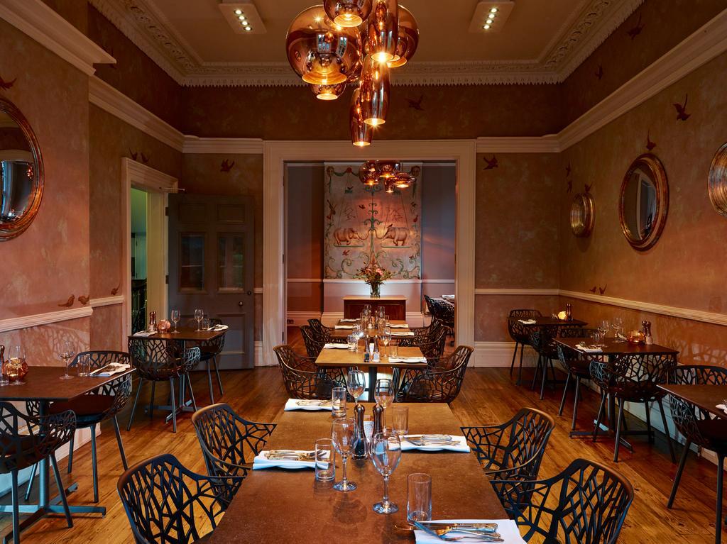Cotswold Grange Bed & Breakfast Cheltenham Exterior foto The interior of the restaurant