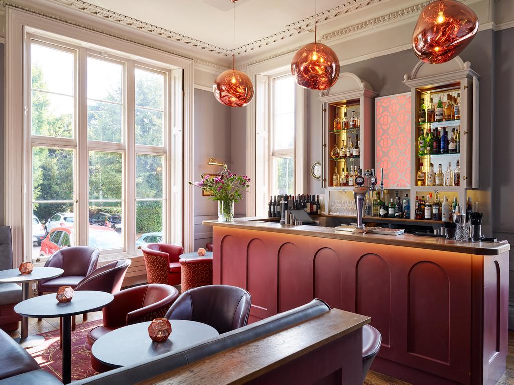 Cotswold Grange Bed & Breakfast Cheltenham Exterior foto The bar at the 2018 refurbishment