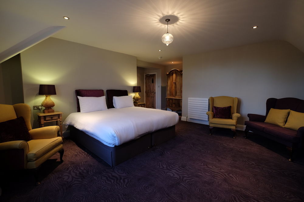 Cotswold Grange Bed & Breakfast Cheltenham Exterior foto A room at the hotel
