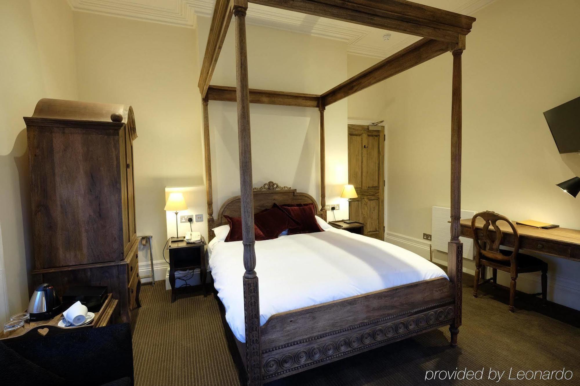 Cotswold Grange Bed & Breakfast Cheltenham Exterior foto A room at the hotel